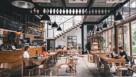 Restaurants & petrol stations: how do support measures for the economy work?