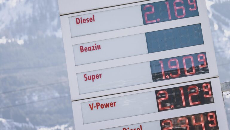 Soaring Oil Prices may Accelerate Phase-Out of Fossil Fuels