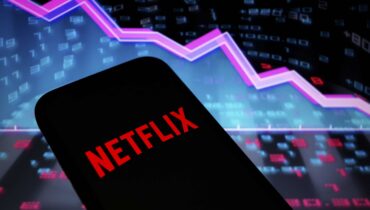 Streaming Industry Shake-Up: Pioneer Netflix Losing Customers for the First Time