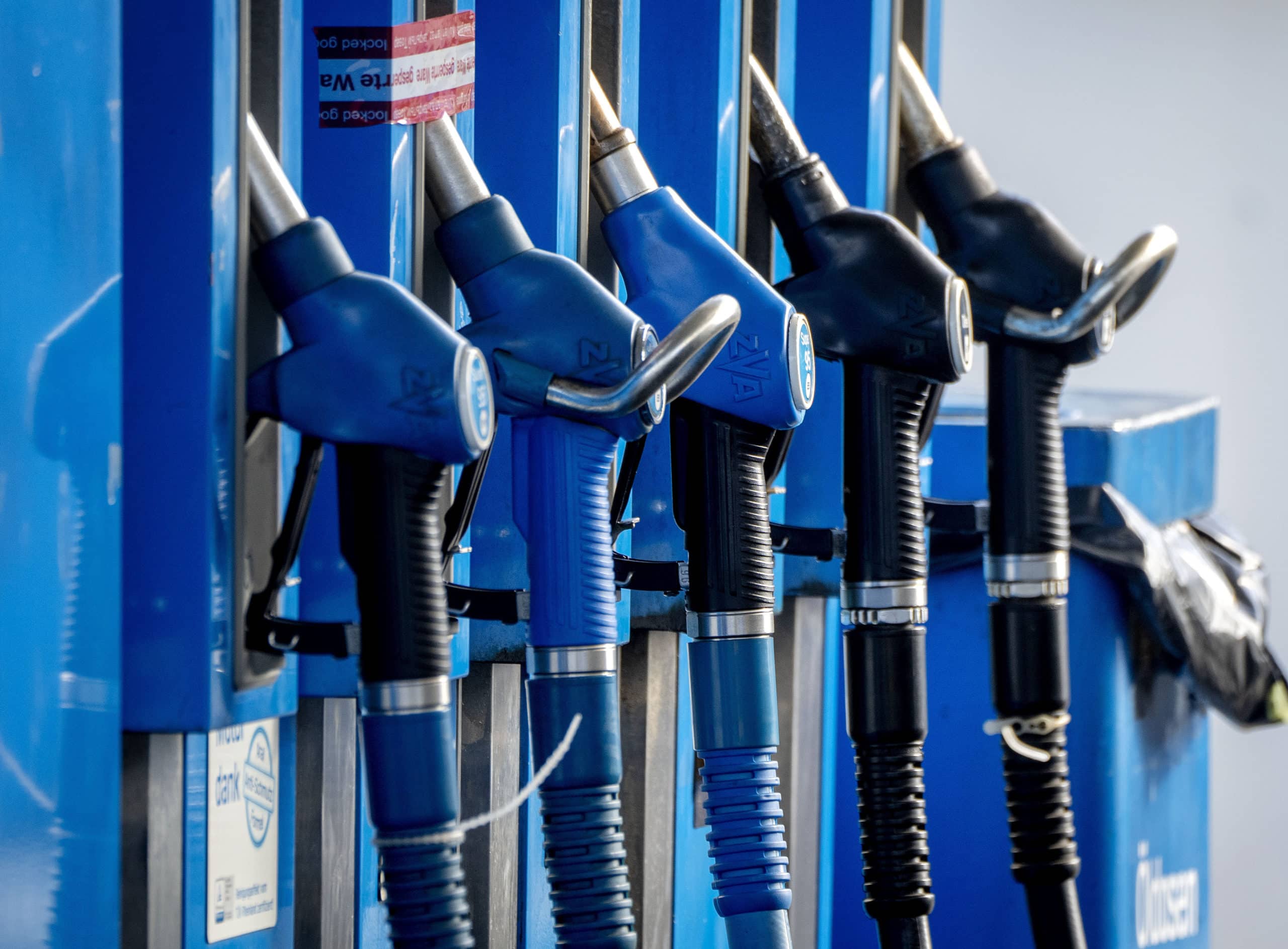 OPEC+ announces surprise oil production cut - Erste AM Blog