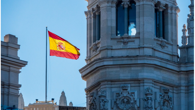 Summer, sun & early election: Spain gets ready for a tight race
