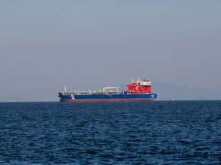 Prospect of a prolonged closure of the Strait of Hormuz sends oil prices rising again